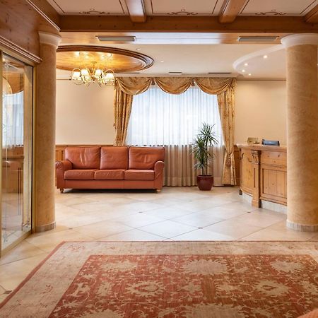 Beverly Alps Hotel & Spa Pinzolo Dış mekan fotoğraf