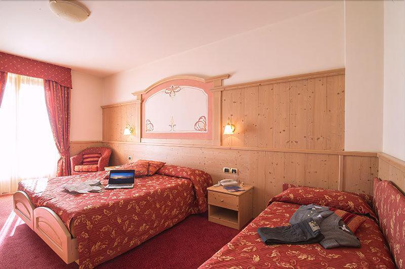 Beverly Alps Hotel & Spa Pinzolo Dış mekan fotoğraf