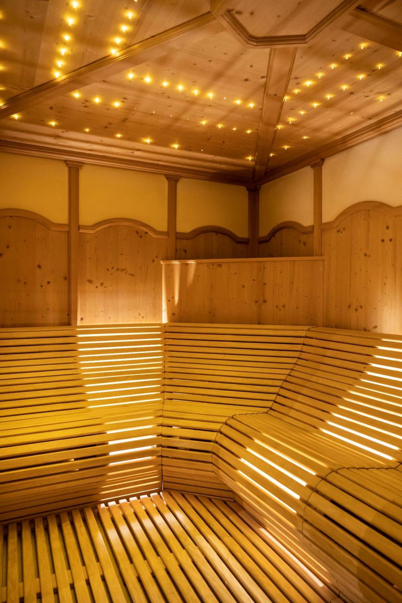 Beverly Alps Hotel & Spa Pinzolo Dış mekan fotoğraf