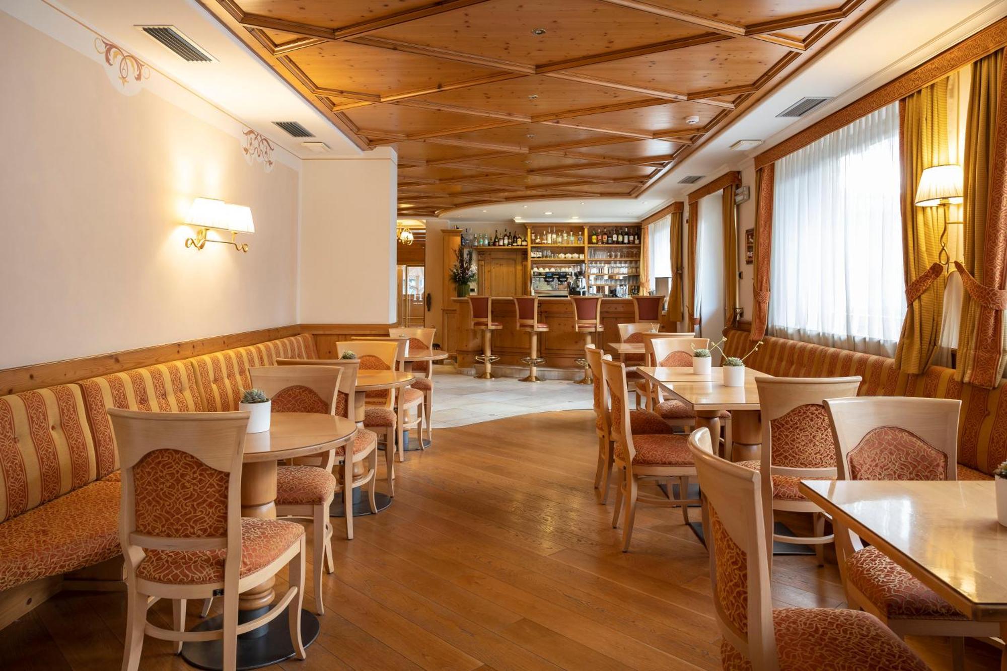 Beverly Alps Hotel & Spa Pinzolo Dış mekan fotoğraf