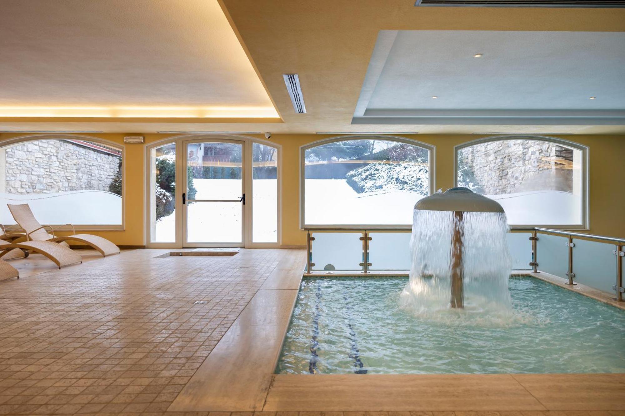 Beverly Alps Hotel & Spa Pinzolo Dış mekan fotoğraf