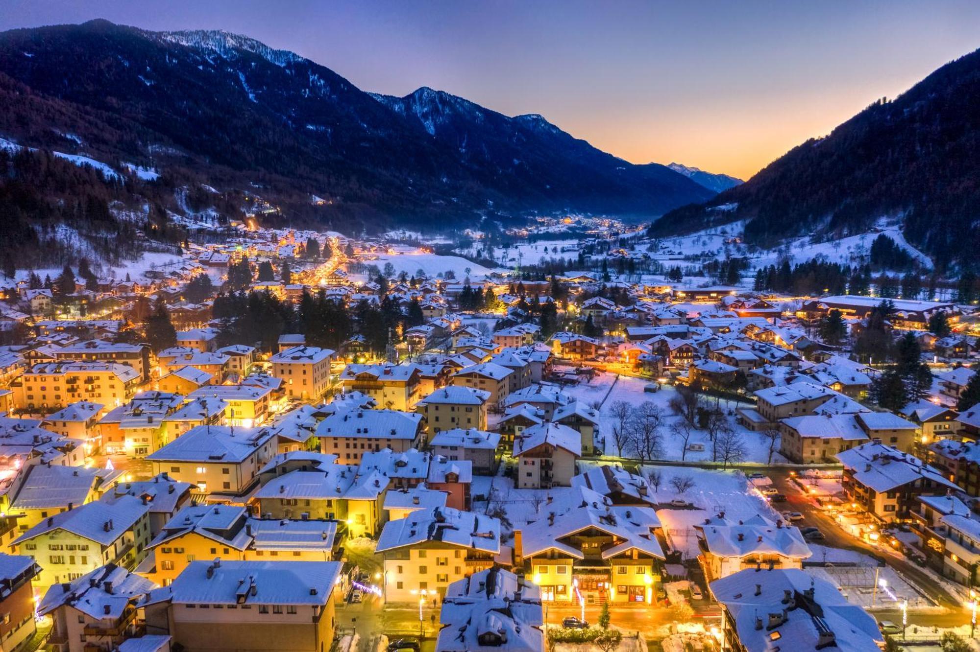 Beverly Alps Hotel & Spa Pinzolo Dış mekan fotoğraf