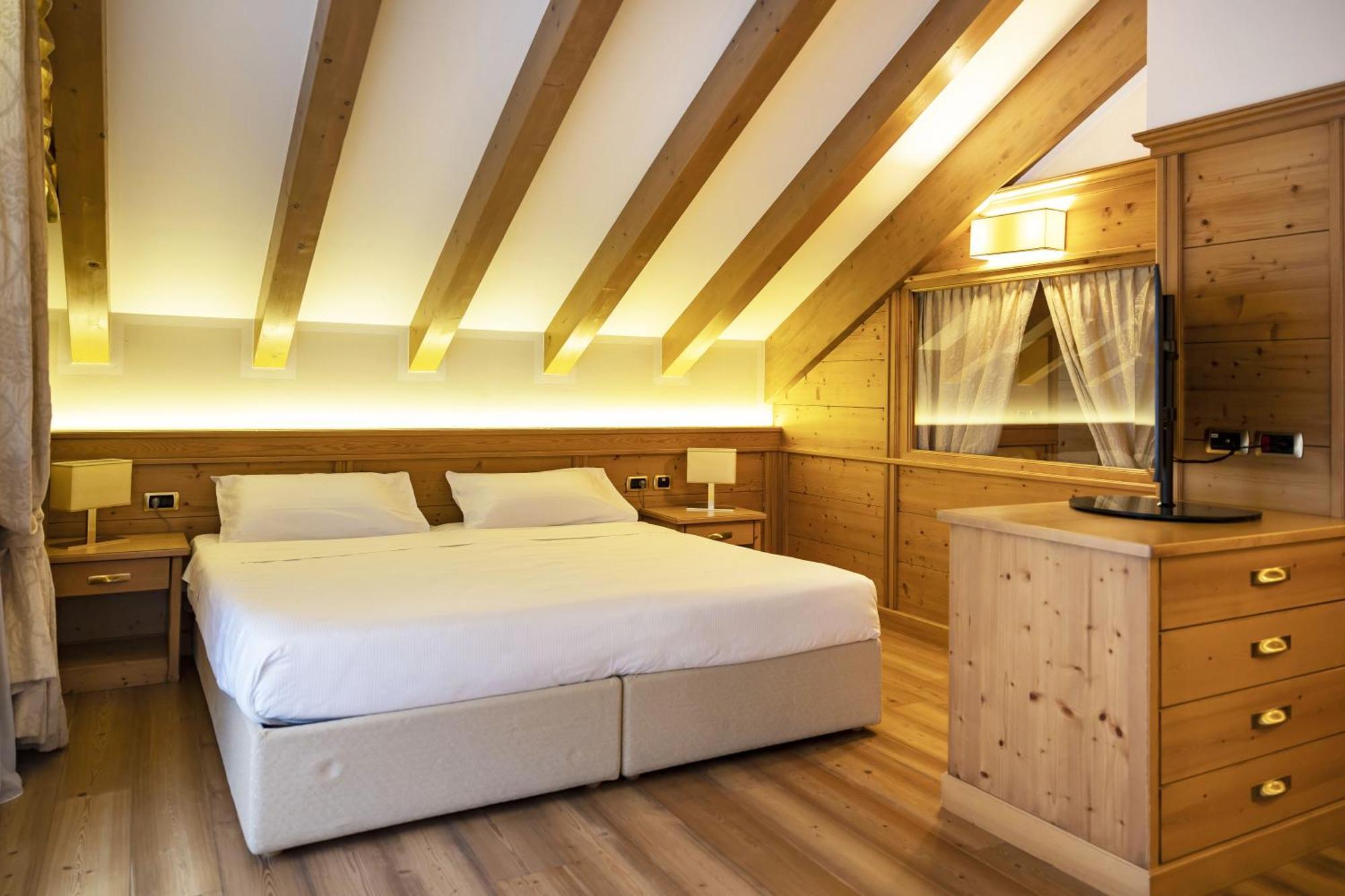Beverly Alps Hotel & Spa Pinzolo Dış mekan fotoğraf