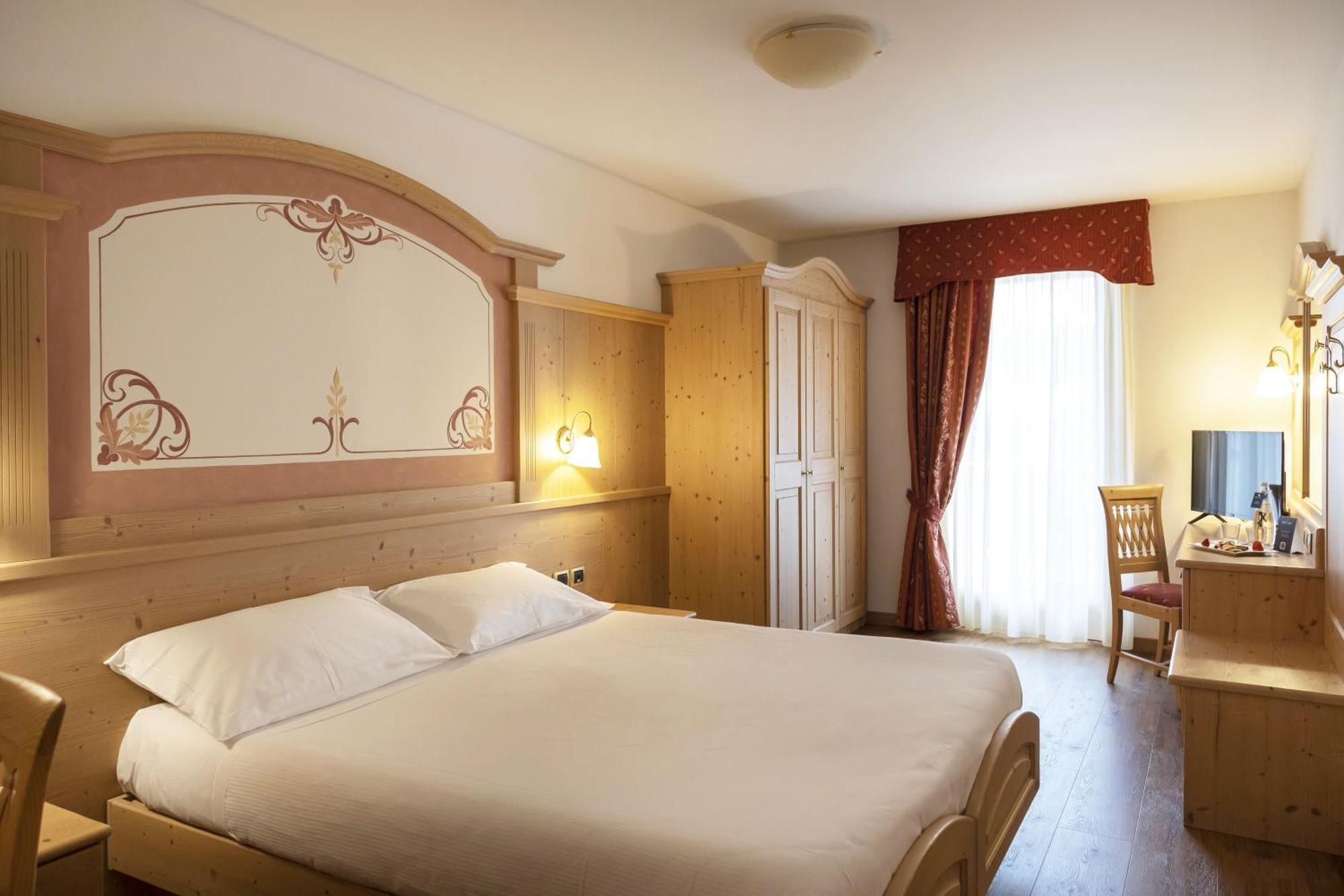 Beverly Alps Hotel & Spa Pinzolo Dış mekan fotoğraf