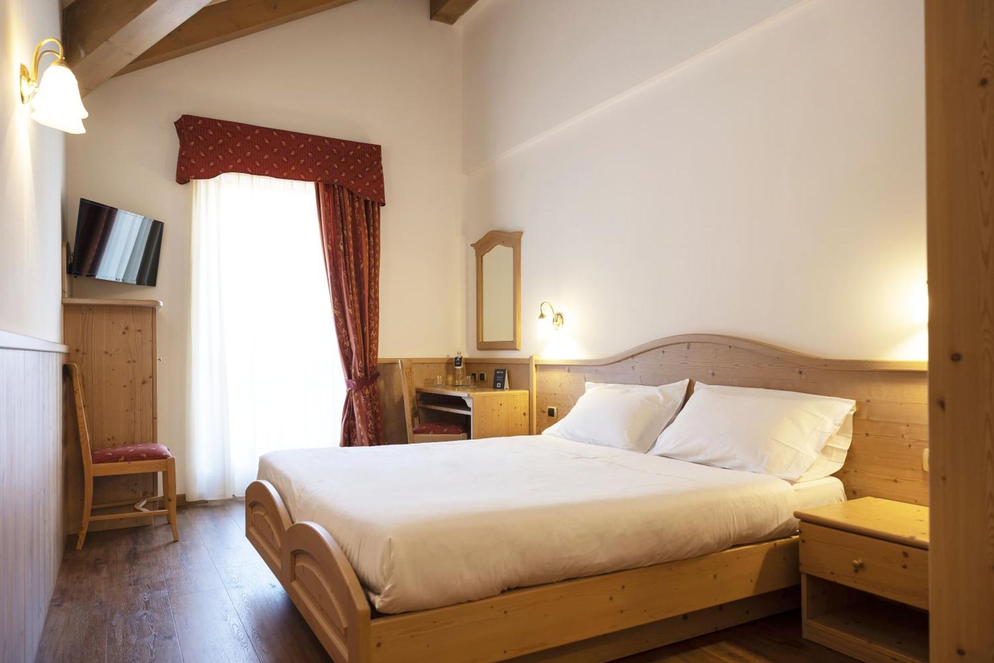 Beverly Alps Hotel & Spa Pinzolo Dış mekan fotoğraf